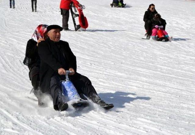 'sevgililer Günü' Nedeniyle Erciyes’Te Oteller Doldu