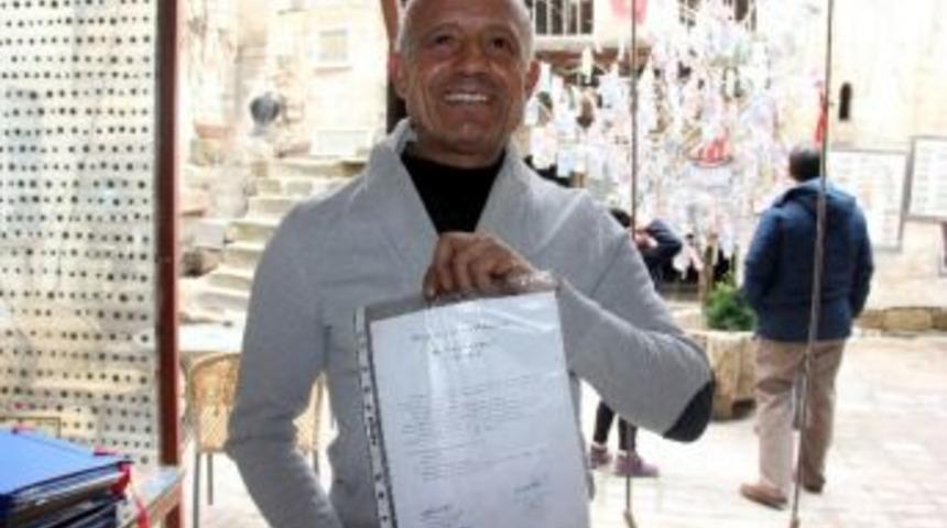 &Uuml;&ccedil; Ton Parasının Gelirini T&uuml;rkiye Gaziler Ve Şehit Aileleri Vakfı&rsquo;na Bağışladı