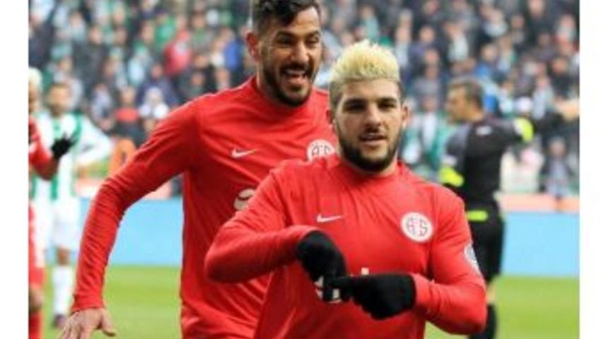 El Kabir İlk Ma&ccedil;ında Gol&uuml;n&uuml; Attı