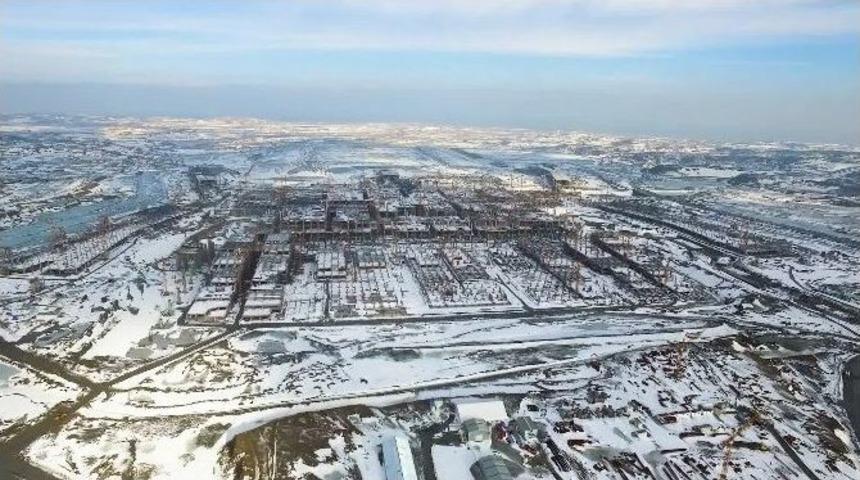 3. Havalimanında &Ccedil;alışmalar Zorlu Hava Şartlarında Da Devam Ediyor