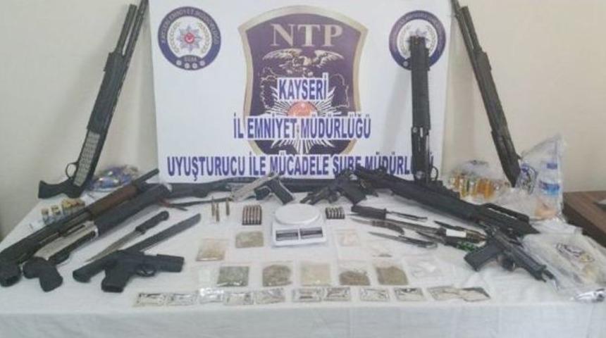 İ&ccedil;işleri Bakanlığı: &ldquo;250 Operasyon Ger&ccedil;ekleştirildi, &Ouml;rg&uuml;te Yardım Ve Yataklık İddiası İle 520 Kişi G&ouml;zaltına Alındı, Bunlardan 26&rsquo;sı Tutuklandı&rdquo;