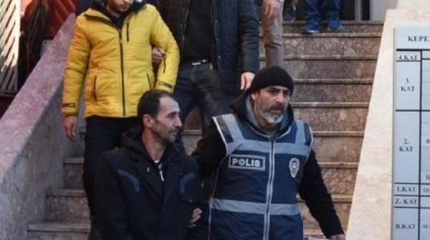 Antalya'da Ter&ouml;r Operasyonu: 12 G&ouml;zaltı