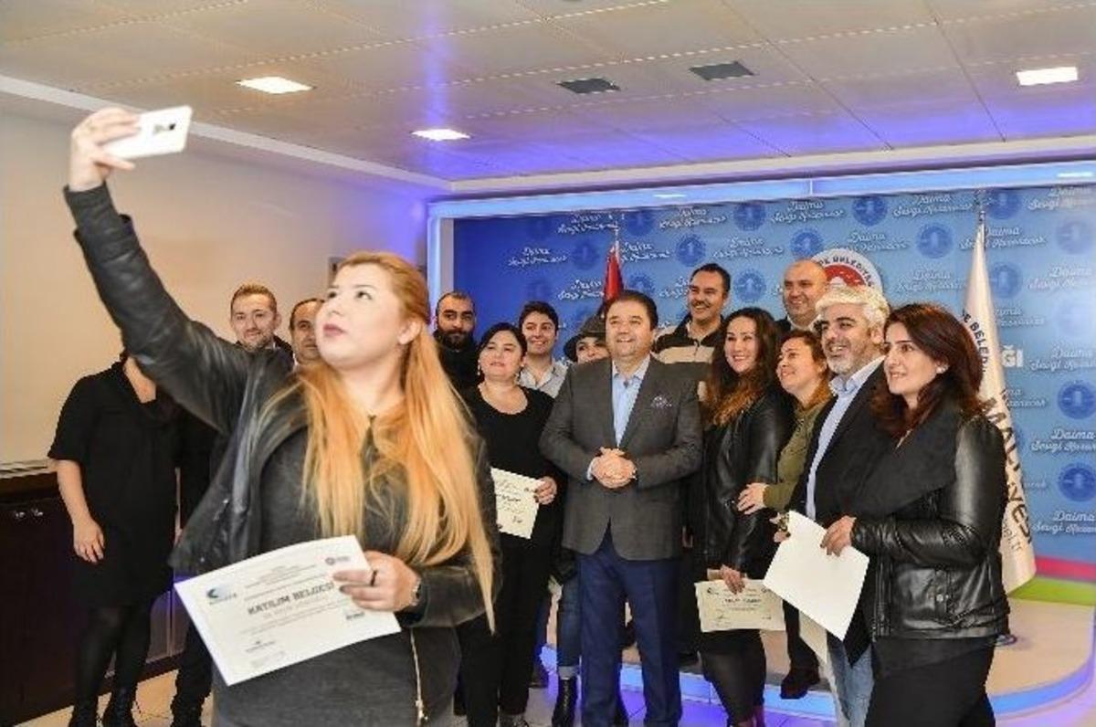 Sertifikalarını Başkan Kılı&ccedil;&rsquo;ın Elinden Aldılar