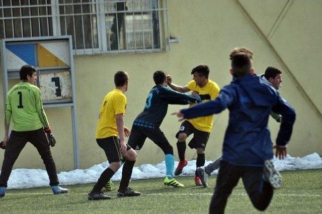 (özel Haber) Futbol Sahasında Uçan Tekme Ve Yumruklar Konuştu