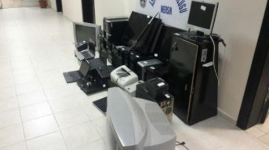 Mersin&rsquo;de Yasa Dışı Bahis Operasyonu: 11 G&ouml;zaltı