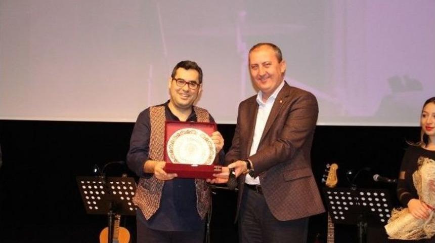 Enver Aysever&rsquo;in Biga Anısı Dikkat &Ccedil;ekti