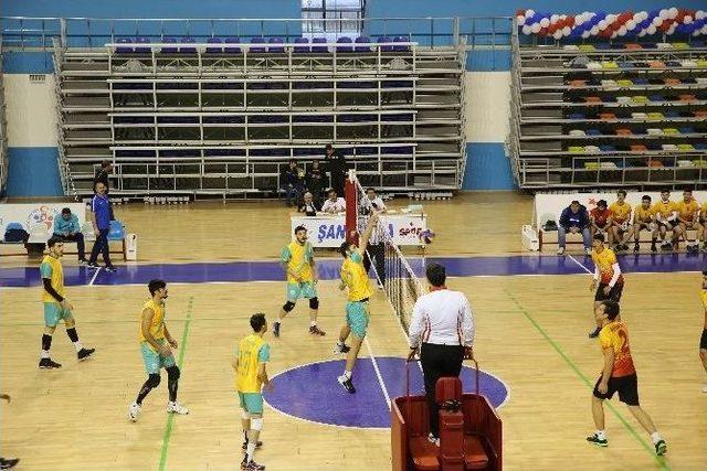 Haliliye Belediyesi 0- Kızıltepe Voleybol: 0 1