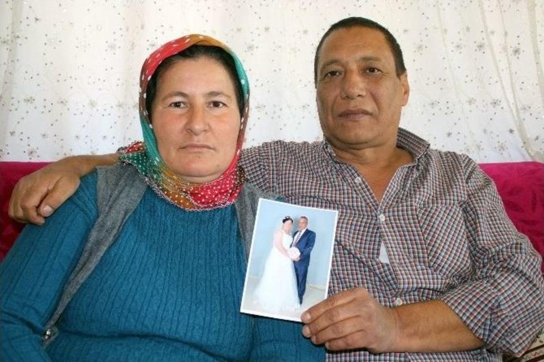 &rsquo;ucuz Bir Gelinlik Alır Mezarıma Koyarsın S&ouml;z&uuml; &rsquo; 29 Yıl Sonra D&uuml;ğ&uuml;n Yaptırdı