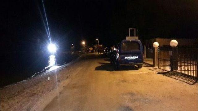 Fırtınada Alabora Olan Teknedeki Kayıp 2 Kişiden 1'inin Cesedi Bulundu (2) Yeniden