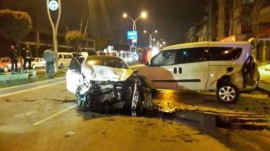 Sakarya&rsquo;da 7 Ara&ccedil;lı Zincirleme Trafik Kazası: 2 Yaralı