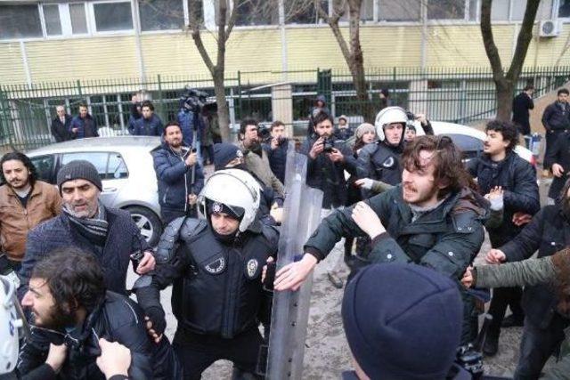 Kocaeli Üniversitesi'nde Açıklama Yapmak Isteyen Öğrencilere Polis Müdahalesi: 10 Gözaltı