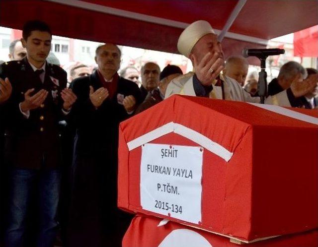 El-bab Şehidi Teğmen Furkan Yayla Giresun’un Görele İlçesinde Son Yolculuğuna Uğurlandı