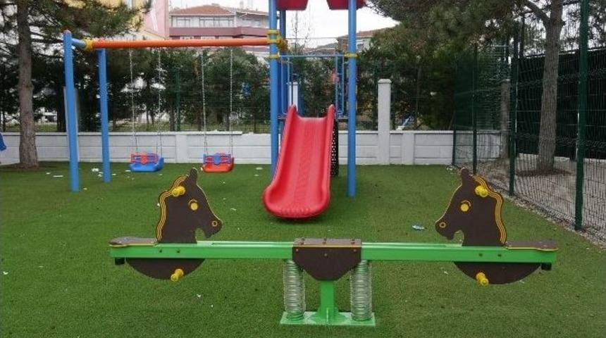 B&uuml;y&uuml;k&ccedil;ekmece Belediyesi Okulları Modernize Etti