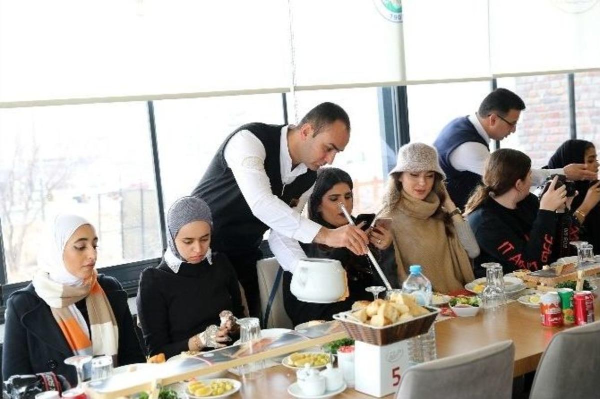 İnternet Fenomeni Arap Turistler Talas&rsquo;ı Gezdi