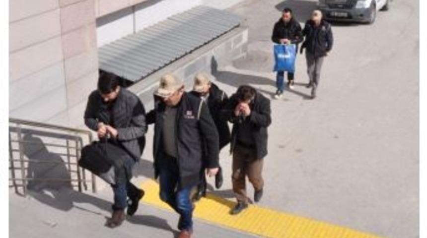 Fet&ouml; Ş&uuml;phelisi 7 Jandarma Adliyeye Sevk Edildi