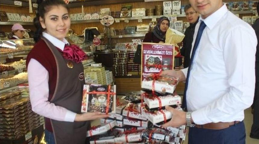 Sevgililerin Kahvesi Tuğba Kuruyemiş&rsquo;ten