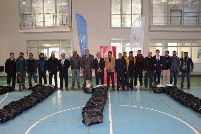 Şırnak’ta 180 Sporcuya Malzeme Dağıtıldı