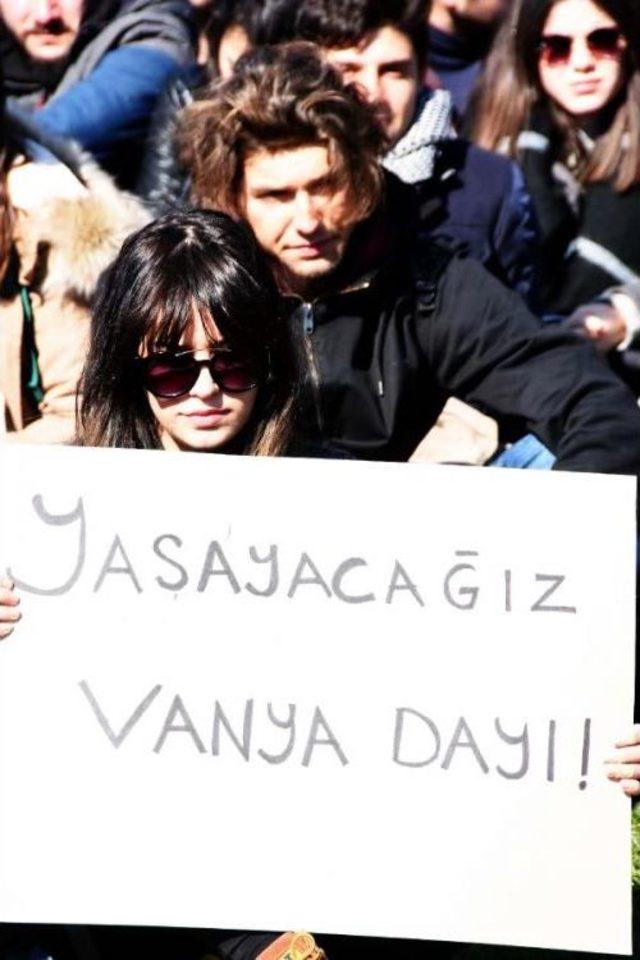 &Ouml;ğrencilerden Akademisyenlere Destek Eylemi 3