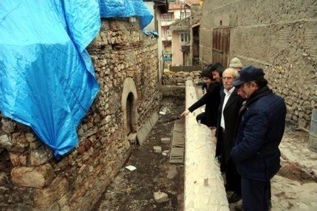  sık Dişini Helası  Restorasyonunda 400 Sikke Bulundu 1