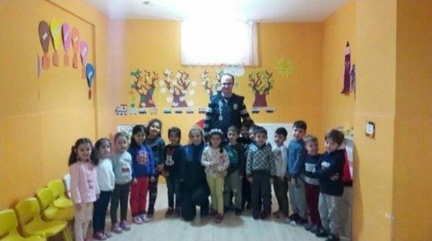 &Ccedil;aycuma Emniyeti Kreşlerde Meslek Tanıtımı Yaptı