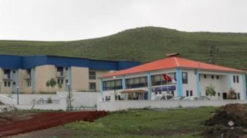 &Ccedil;ıldır G&ouml;l&uuml; Kenarındaki Tesis &Ccedil;ıldır Belediyesine Devredildi