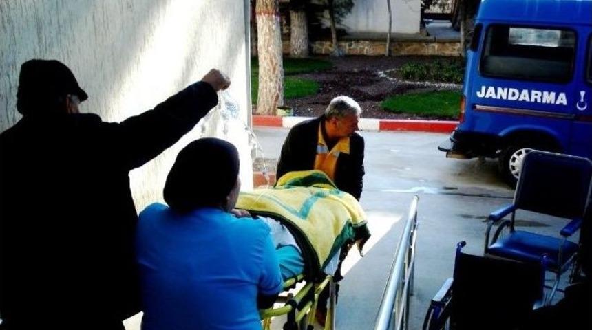 İki Ailenin Kavgasında Kan Aktı: 1 &Ouml;l&uuml;, 3 Yaralı