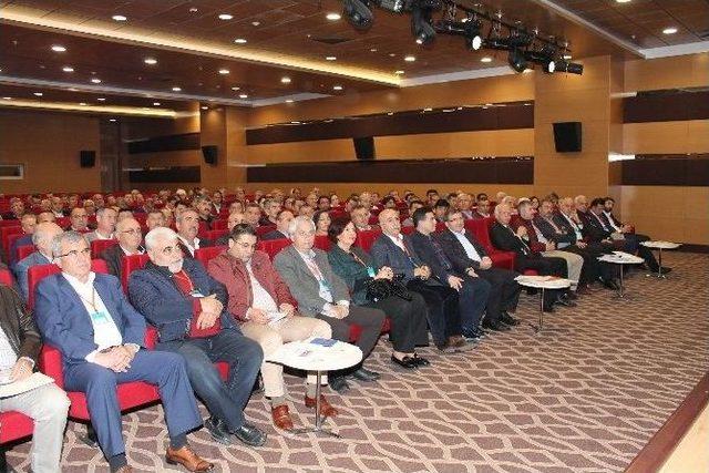 Ak Parti&rsquo;li Meclis &Uuml;yelerine Eğitim Semineri 2