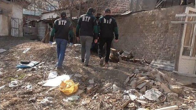 Polis Okul &Ouml;nlerinde Ve &Ccedil;evrelerinde Denetimlerini S&uuml;rd&uuml;r&uuml;yor 1