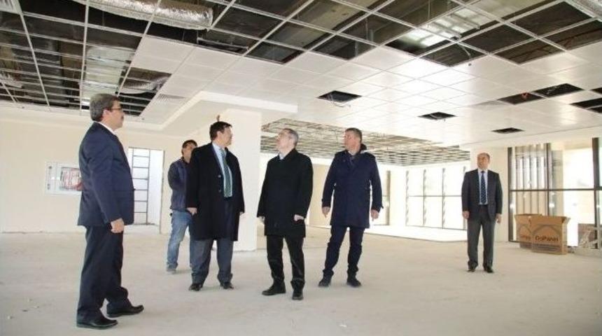 &Ccedil;elikcan, Atakent Mahallesi&rsquo;ne Yapılan Park İnşaatını Gezdi