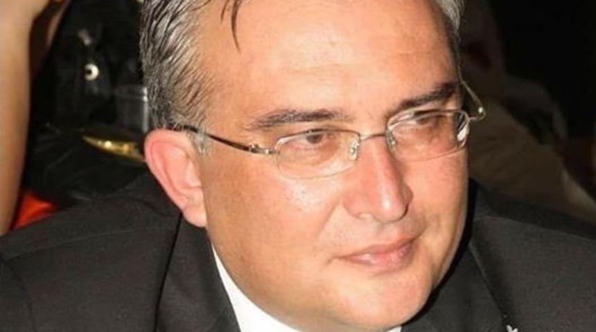 Bergama&rsquo;daki Vatandaşlar Sevilen Avukata Ağladı