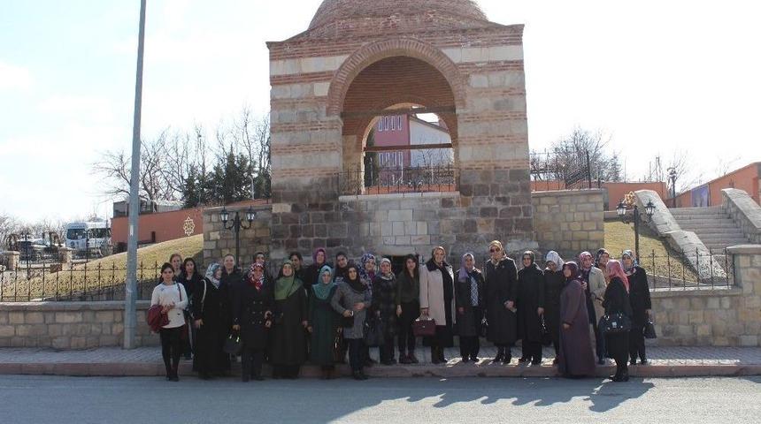 Ak Parti Hakkari Kadın Kolları &Uuml;yeleri, Battalgazi&rsquo;yi Gezdi