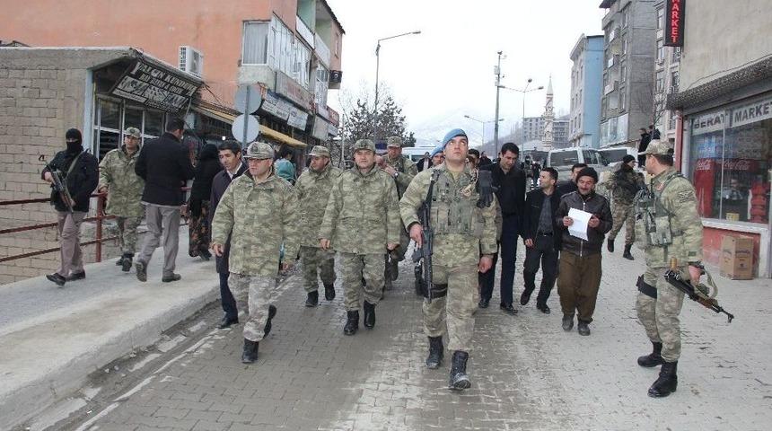 Tuğgeneral Tokel&rsquo;den Şemdinli Esnafına Ziyaret