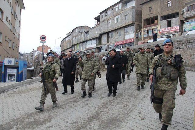 Tuğgeneral Tokel’den Şemdinli Esnafına Ziyaret