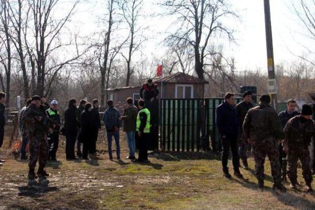 Elindeki Silahla Havaya Ateş Eden Zanlı Yakalandı