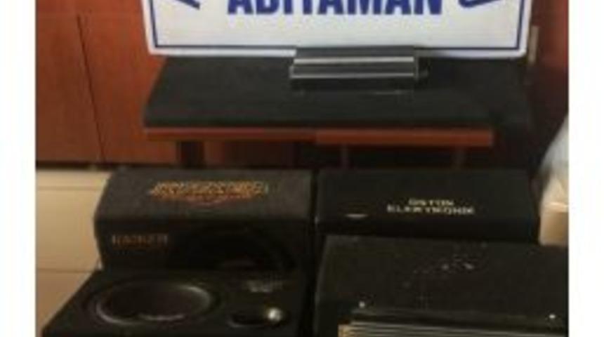 Otomobillerden Hırsızlık Yaptıkları İddia Edilen Zanlılar Yakalandı