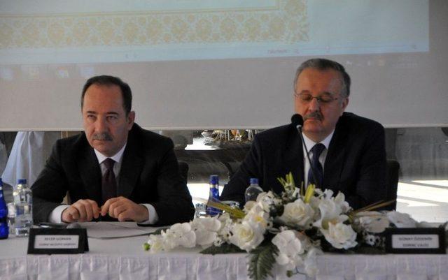 Vali &Ouml;zdemir Otel İşletmecileri İle Toplantı Yaptı 1