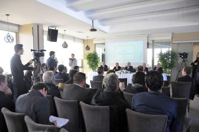 Vali &Ouml;zdemir Otel İşletmecileri İle Toplantı Yaptı 3