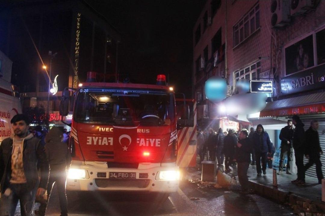 Kağıthane&rsquo;de Molotoflu Ve Ses Bombalı Saldırı