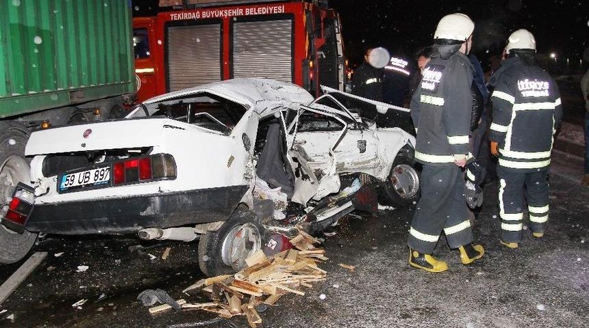 Otomobil Tır İle &Ccedil;arpıştı: 1 Yaralı