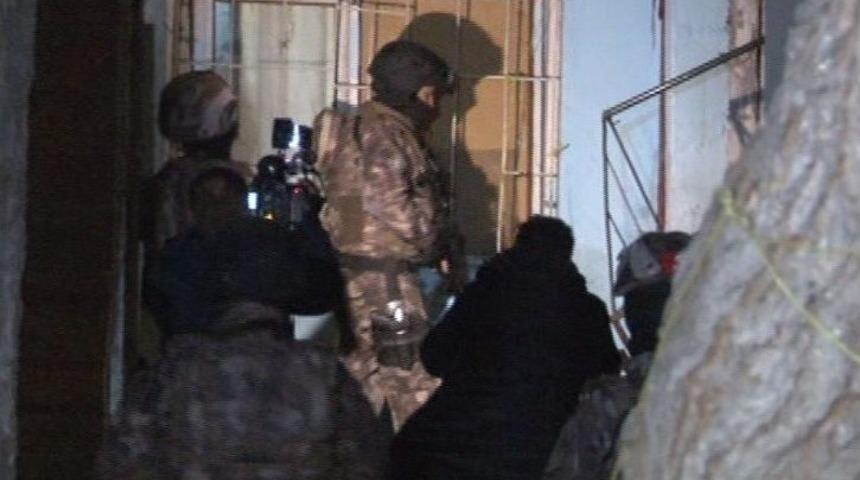 Başkentte Zehir Tacirlerine Hava Destekli Şafak Operasyonu