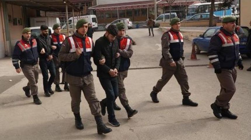 Uyuşturucu Imal Eden 'kuzenler' Tutuklandı