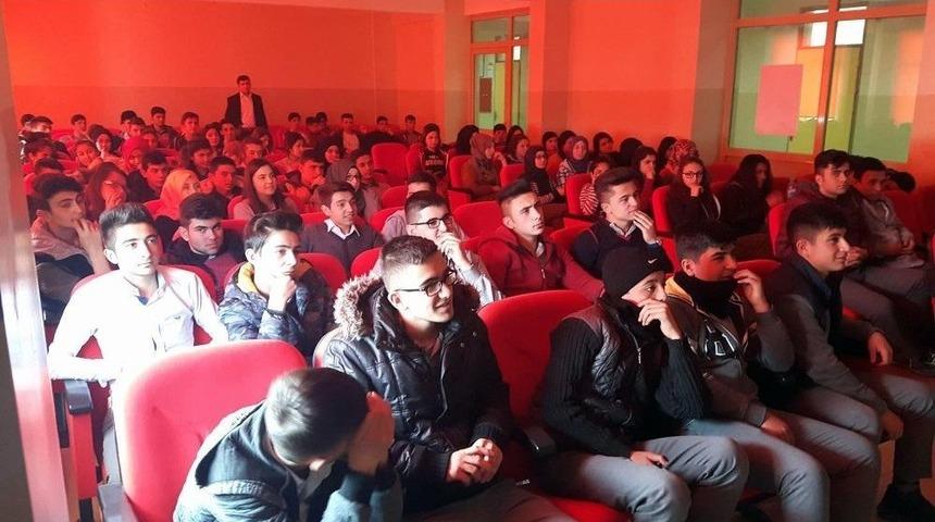 Sorgun&rsquo;da &ldquo;sosyal Medya Okuryazarlığı&rdquo; Eğitim Semineri Verildi