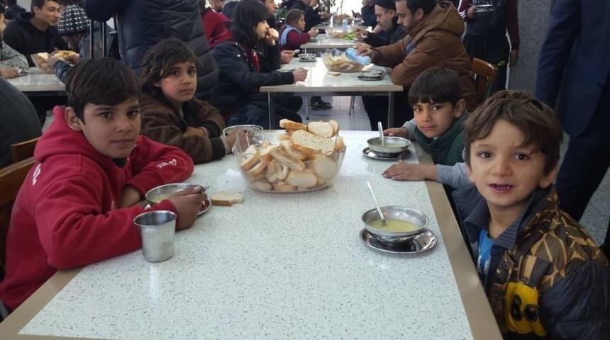 Soğuk Havada Vatandaşların İ&ccedil;i Isındı