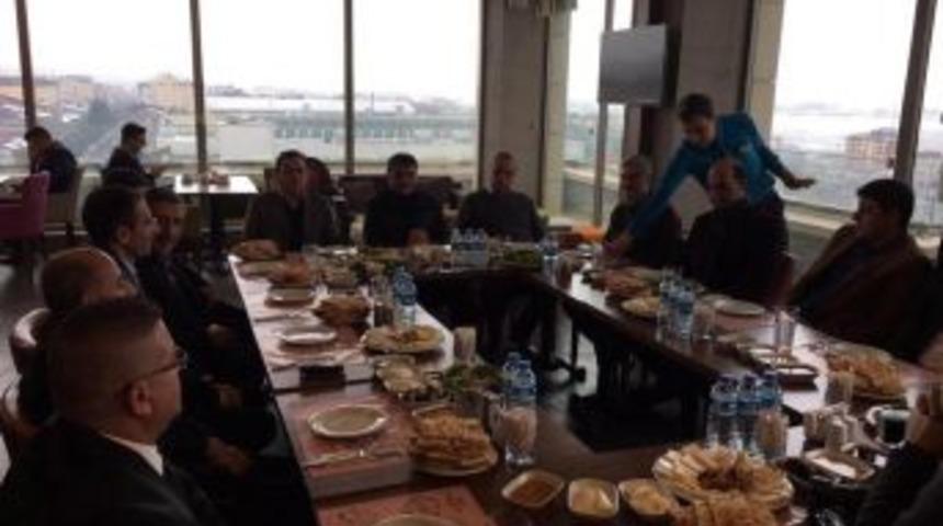 Kaymakam &Ouml;zkan, Otel İşletmecileri Bir Araya Geldi