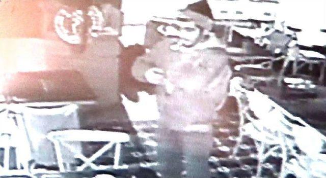 (özel Haber) Çay İkram Ettiler, Monitörü Çaldı 2