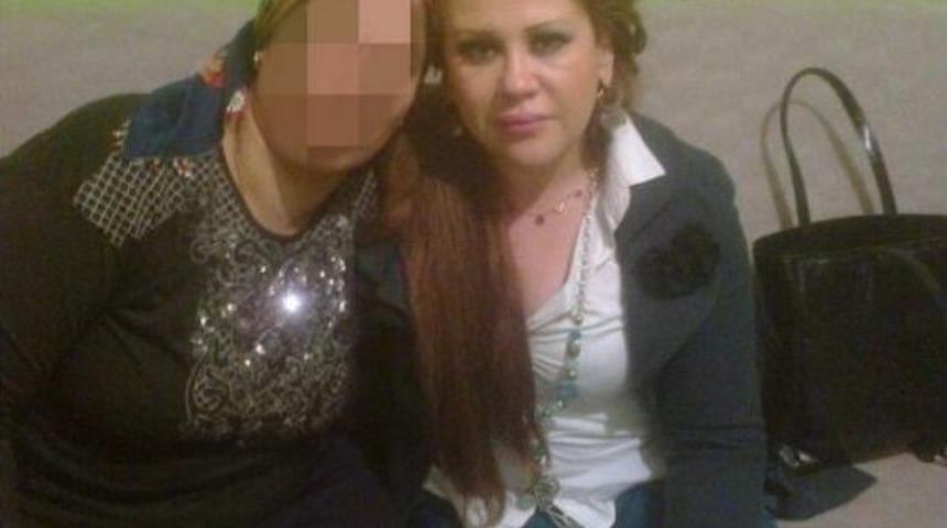 'ponzi Arzu' Işbaşında, Kurbanları Ile B&ouml;yle Fotoğraf &Ccedil;ektirmiş