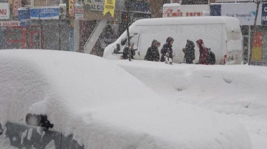 Hakkari'de 9 K&ouml;y Ve 15 Mezranın Yolu Kapandı