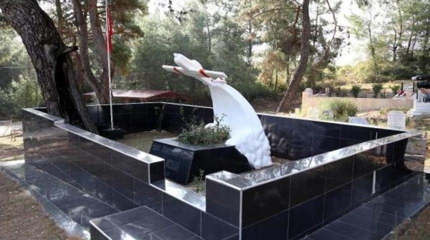 Pilota U&ccedil;ak Mezar