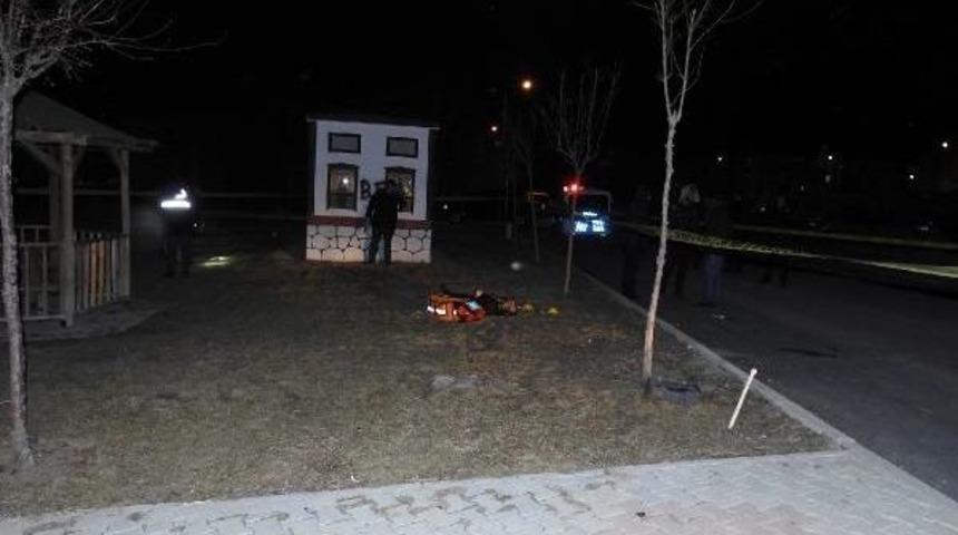 &Ccedil;orum'da Parkta Kavga: 1 &Ouml;l&uuml;