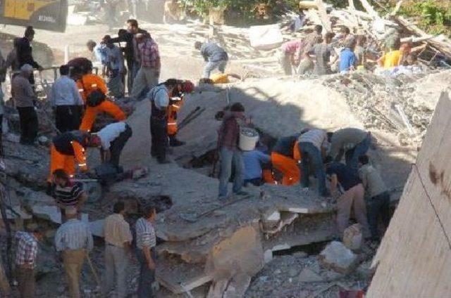 Konya'da 18 Kişinin Öldüğü Çöken Yurt Ile Ilgili 3 Sanığa Ceza